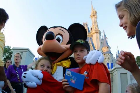Disney World Photo Policy: What To Know About Taking Photos 