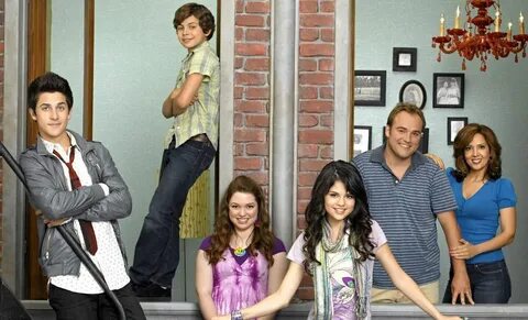 The cast of Wizards Of Waverly Place. (Wizards Of Waverly Pl