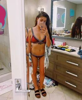 49 hot photos of Andrea Russet are going to cheer you up