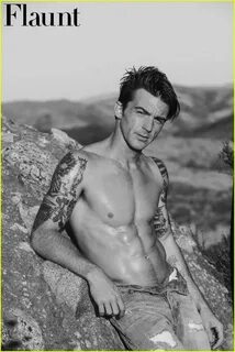 Drake Bell Is Shirtless, Ripped, & Hotter Than Ever for 'Fla