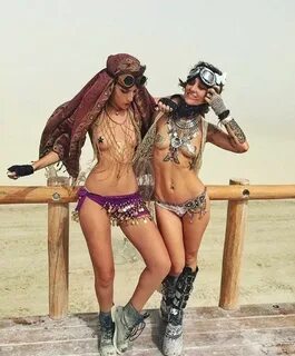 Девчули с фестиваля Burning man - ЯПлакалъ