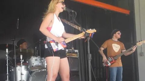 Samantha Fish Ain't got no change of clothes. - YouTube