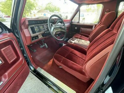 Custom Bronco Interior Mobil Pribadi