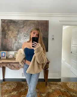 As a young influencer who is relatively new to the spotlight, Breckie has k