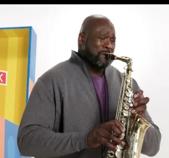 Shaq holding down that beat - Imgur