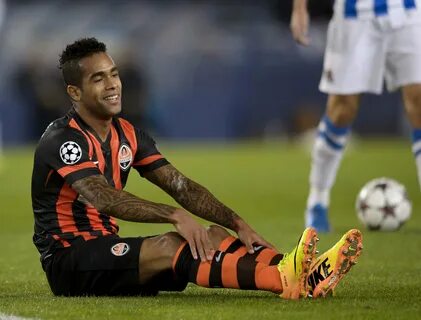 Liverpool Transfer Target Alex Teixeira Moves to China's Jia