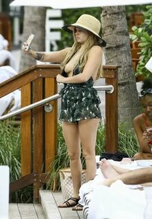 Chanel West Coast On beach in Miami - Celebzz - Celebzz