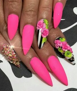 Matte pink floral striped stiletto nails @swan_nails Unhas d