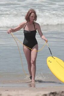 Helen Hunt - wearing a swimsuit on the set of Ride -17 GotCe