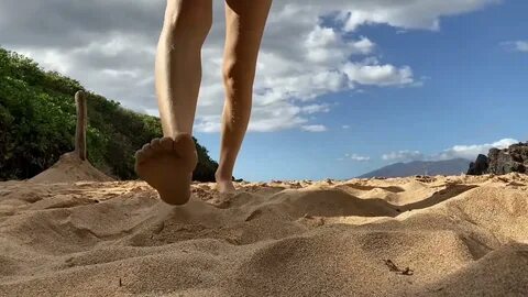 Alexandra Daddario Feet/Soles - YouTube