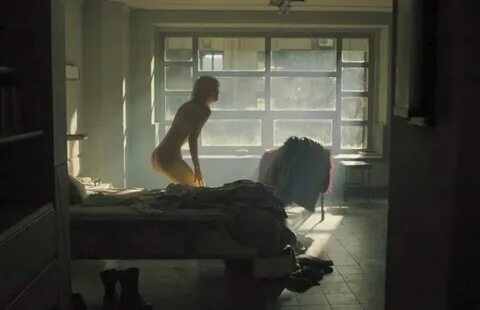 Mackenzie Davis ass #TheFappening Girls