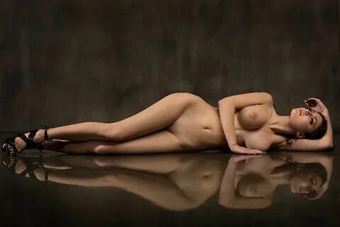 Damp Zergut's nude photography - Alrincon.com