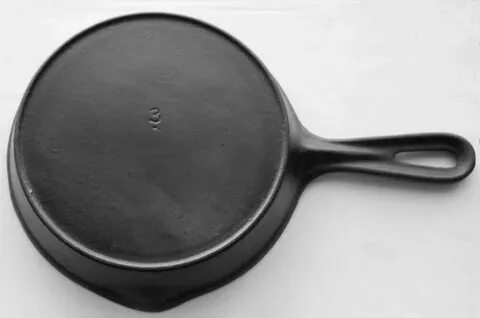 Very Nice Unmarked Vollrath #8 Cast Iron Skillet W Heat Ring