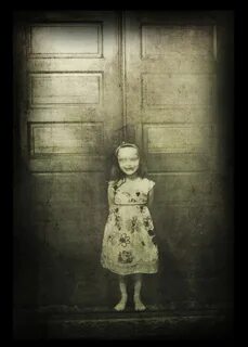 Raina by Silent Shudder (Tim Kruskamp), via 500px Creepy pho