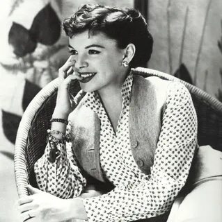 Judy Garland Pictures. Hotness Rating = Unrated