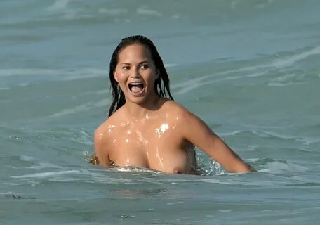 Крисси Тейген (Chrissy Teigen) во время фотосессии в Майами 