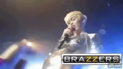 Miley Cyrus Allows Fans to Touch Her Vagina & Butthole Durin