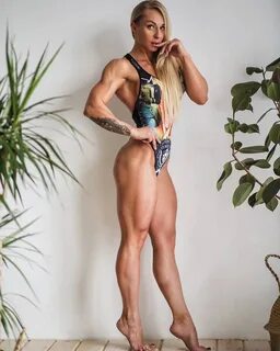 Hot Strong Legs: Larisa Savelyeva sexy legs naked feet