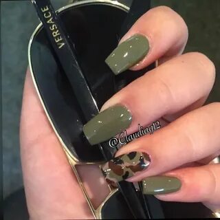 Green acrylic nails, Camouflage nails, Camo nails