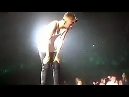 Justin Bieber Collapses on Stage - YouTube