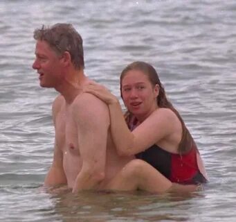 Chelsea Clinton grows up before our eyes : Gallery