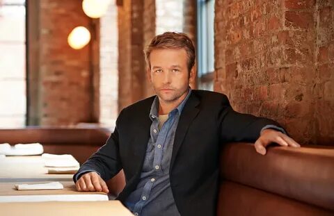 Dallas Roberts - Biography, Height & Life Story Super Stars 