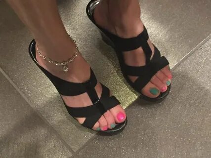 Erika Jordan Feet (16 photos) - celebrity-feet.com