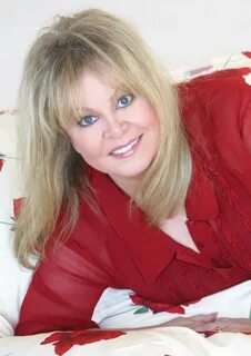 Q&A with Sally Struthers - Palm Beach Illustrated