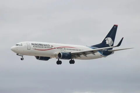 N377AR Aeromexico Boeing 737 800 on final approach at Los An