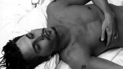Imagenes de Johnny Depp desnudo! - YouTube