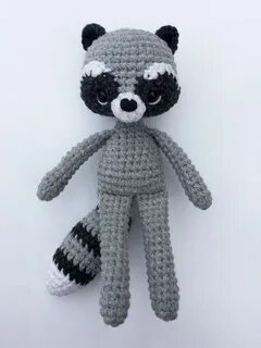 Crochet raccoon with scarf - free pattern - Amigurumi Today 