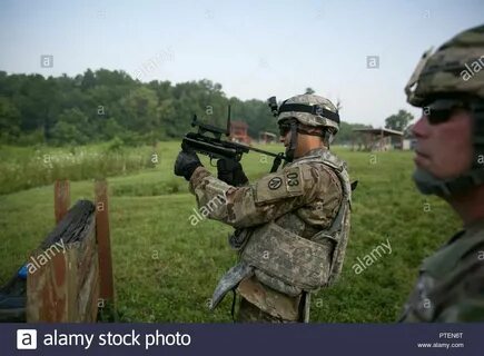 M320 grenade launcher hi-res stock photography and images - 