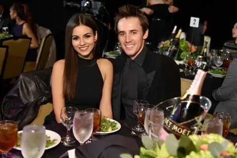 Victoria Justice and Reeve Carney - FamousFix