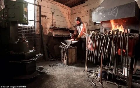 18 Blacksmithing Ideas Blacksmithing Blacksmith Forge Mediev