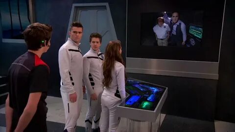 Kelli Berglund News בטוויטר: "Screencaps from Lab Rats: Bion