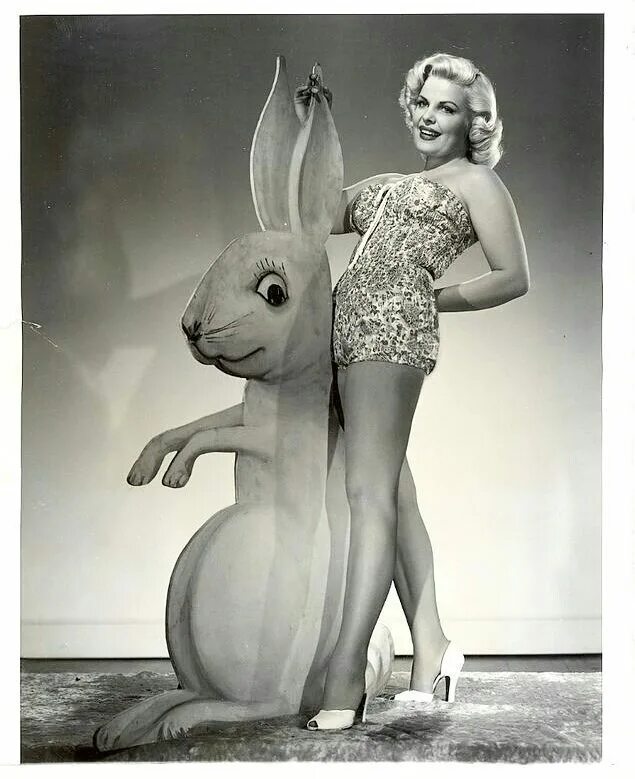 Purple Hippo Vintage в Instagram: "Happy Easter!! 🐰 #vintageeaster #p...