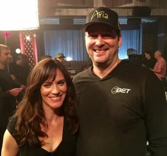 phil_hellmuth в Твиттере: "PIC: another cool girl on set @SH