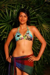 Hot Sraddha Das bikini photos
