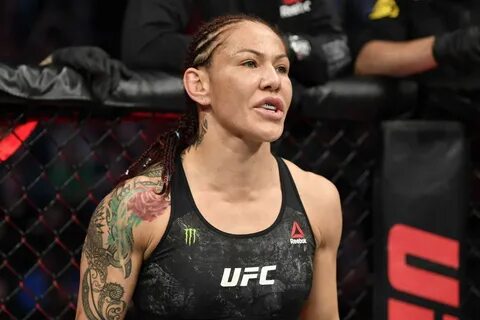 Cris Cyborg interested in boxing after Bellator debut แ ฟ น