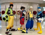 Daily Cosplay on Twitter Disney cosplay, Kingdom hearts cosp