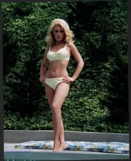 Stella Stevens in a yellow bikini - 24 Femmes Per Second