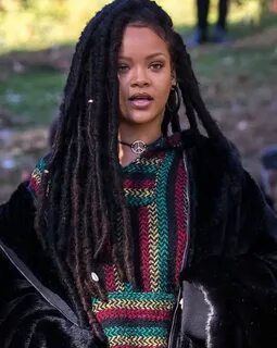 Pin by sinem on celebs Rihanna dreads, Rihanna dreadlocks, N