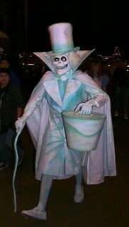 Cool Cosplay in 2019 Ghost costumes, Cool halloween costumes