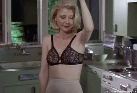 Beth Broderick Nude & Sexy (20 Photos) #TheFappening