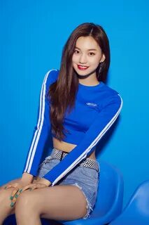 Pin by Elisa Irene on KPOP Girls Doyeon, Kim doyeon, Skinny 