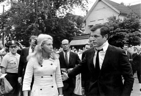 Mary Jo Kopechne: The Kennedy Aide Who Died At Chappaquiddic
