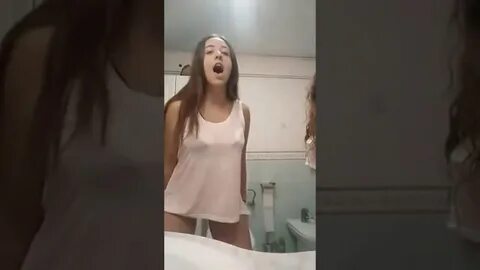 Hermosas chicas se desnudan para la cámara en vivo - YouTube