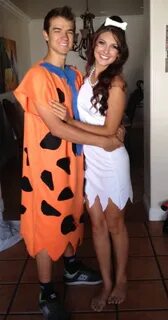 Easy Quick Halloween Costume - Fred and Wilma Flinstone - le