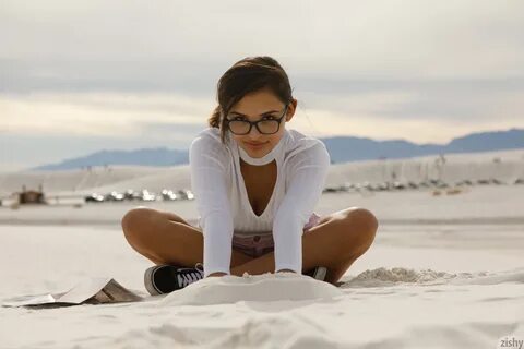 Alejandra Cobos White Sands I - Zishy TheSexTube