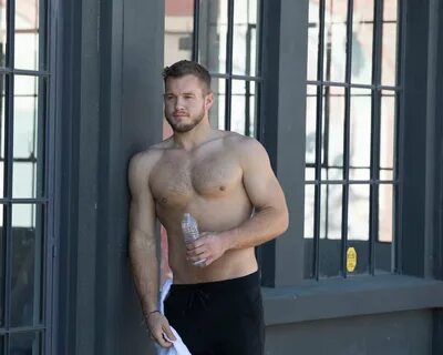 Colton Underwood Heats Up 'Bachelor' Date: Why Chris Harriso